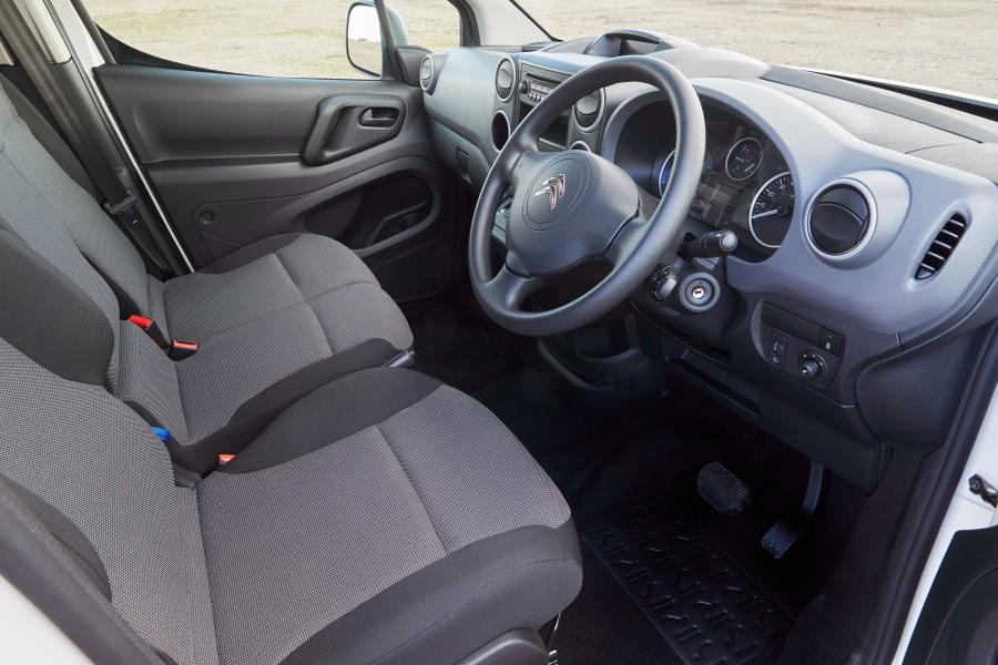 Интерьер Citroen Berlingo Van L2 Full Electric 2017 года  (UK) (фото 14 из 14)